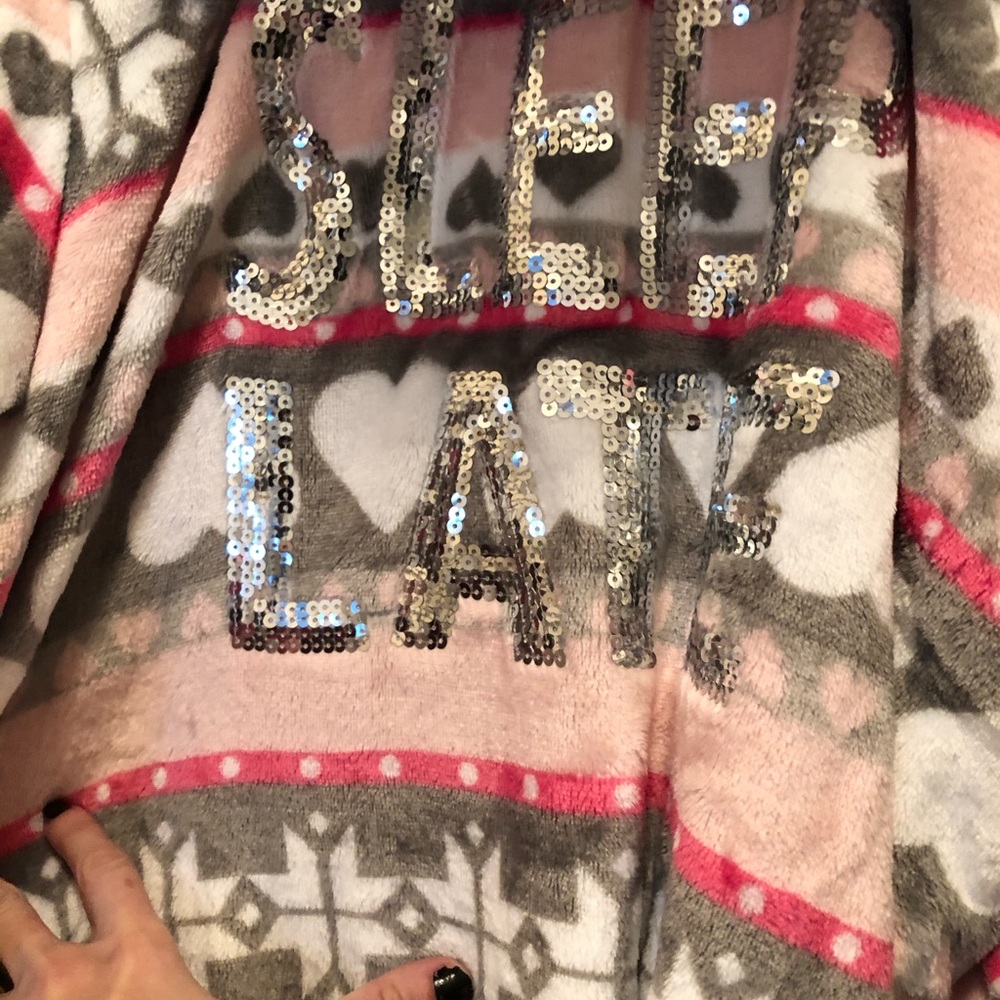 Sleep Late Softest Robe - Picture 5 of 6
